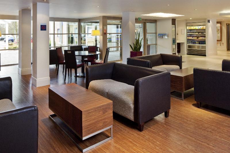 Отель Holiday Inn Express Milton Keynes, An Ihg