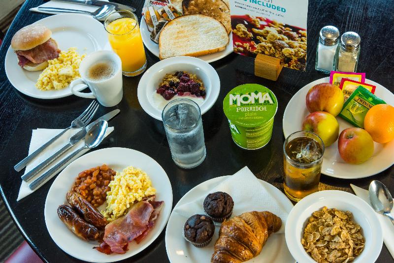 Отель Holiday Inn Express Milton Keynes, An Ihg