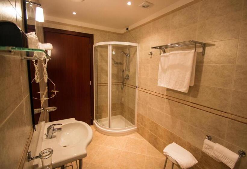 Отель President