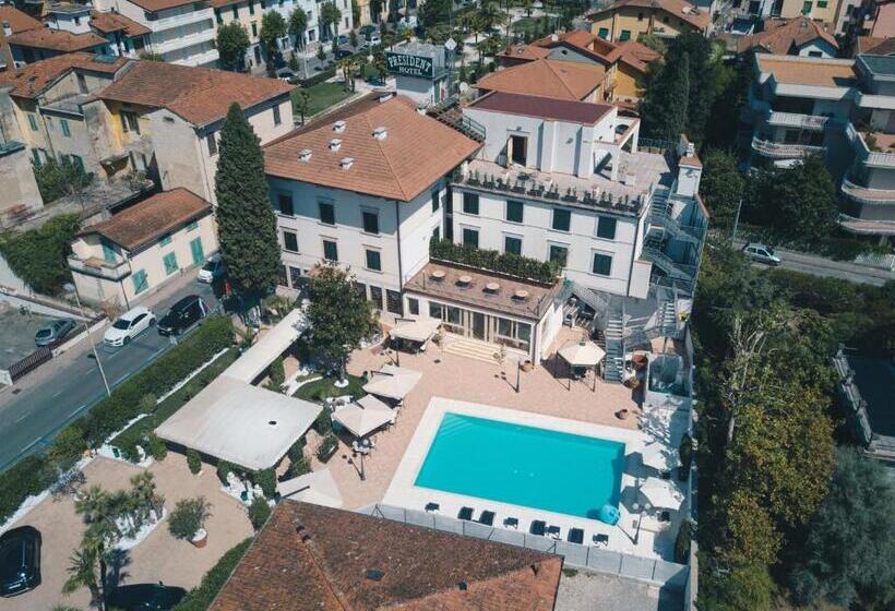 Отель President