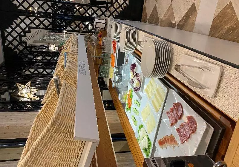 President Vintage Hotel In Centro