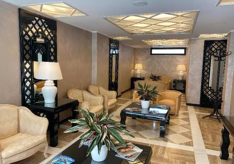 President Vintage Hotel In Centro