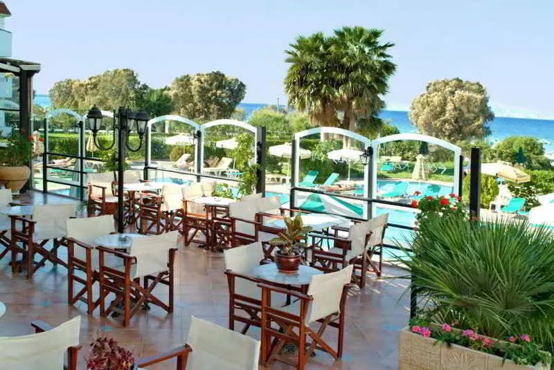 Otel Pylea Beach