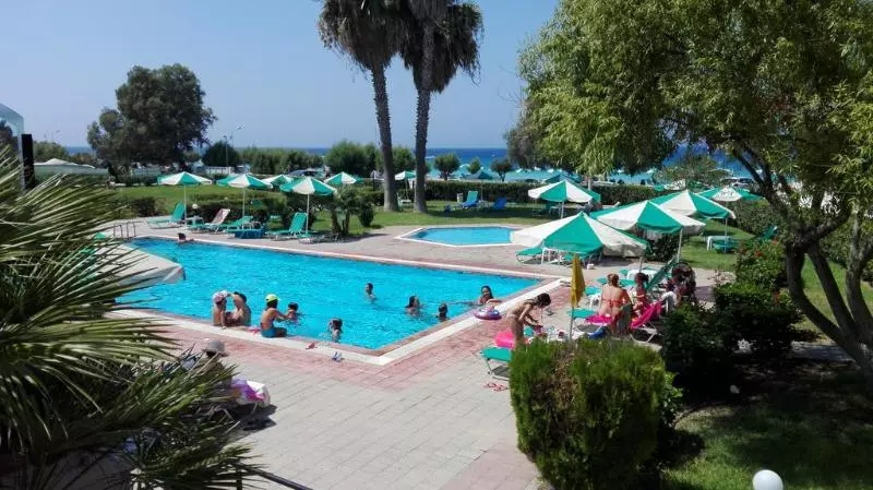 Otel Pylea Beach