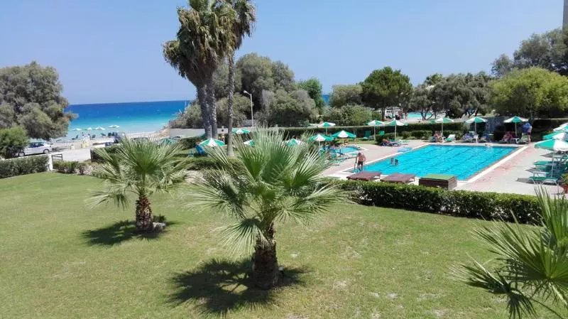 Otel Pylea Beach
