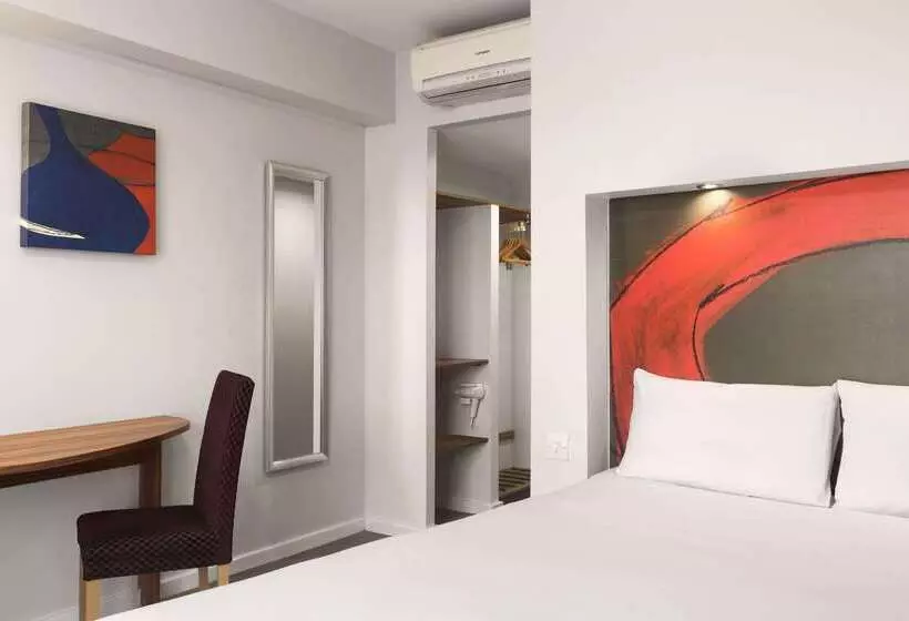 호텔 Ramada London Stansted Airport