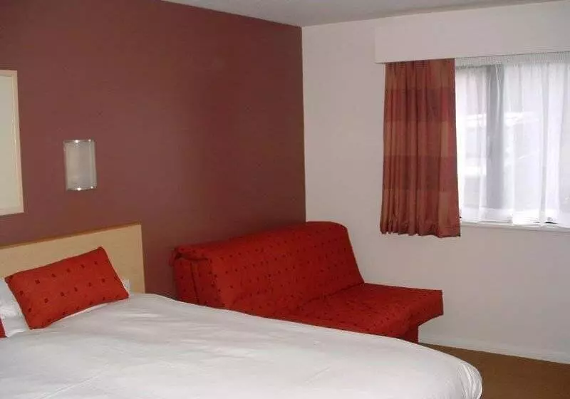 호텔 Ramada London Stansted Airport