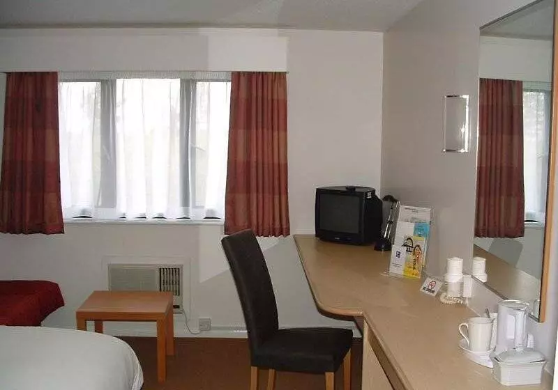 호텔 Ramada London Stansted Airport