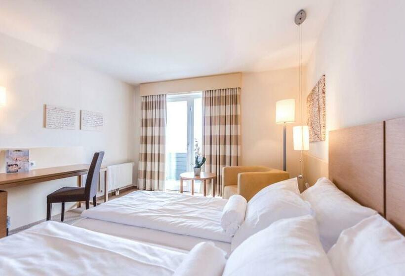 בית מלון כפרי Und Therme Nova