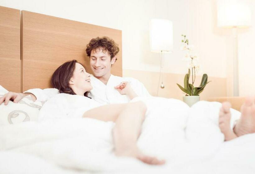 בית מלון כפרי Und Therme Nova