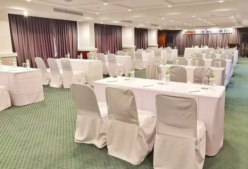 فندق Woraburi Phuket Resort & Spa   Sha Plus