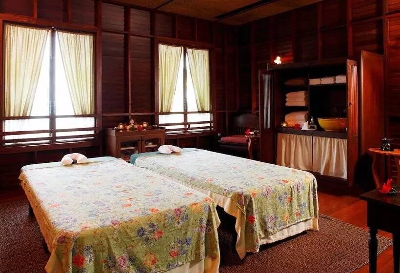 בית מלון כפרי Zeavola Resort