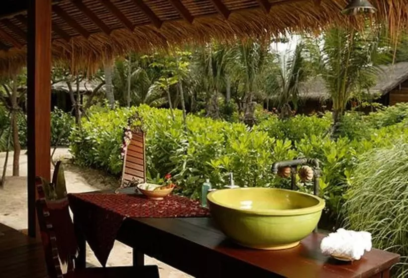 בית מלון כפרי Zeavola Resort