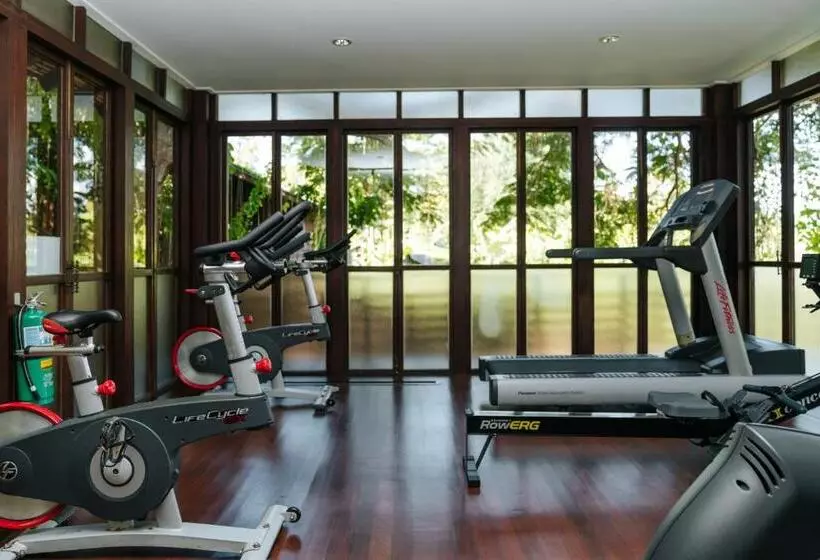 בית מלון כפרי Zeavola Resort