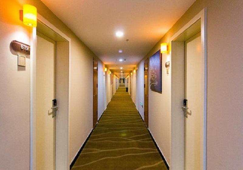 酒店 7 Days Premium Lanzhou Highspeed Rail West Passenger Station Branch