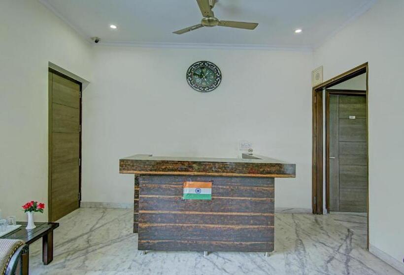 Itsy Hotels Swastika Inn Sector 26