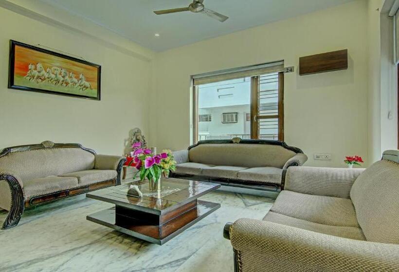 Itsy Hotels Swastika Inn Sector 26