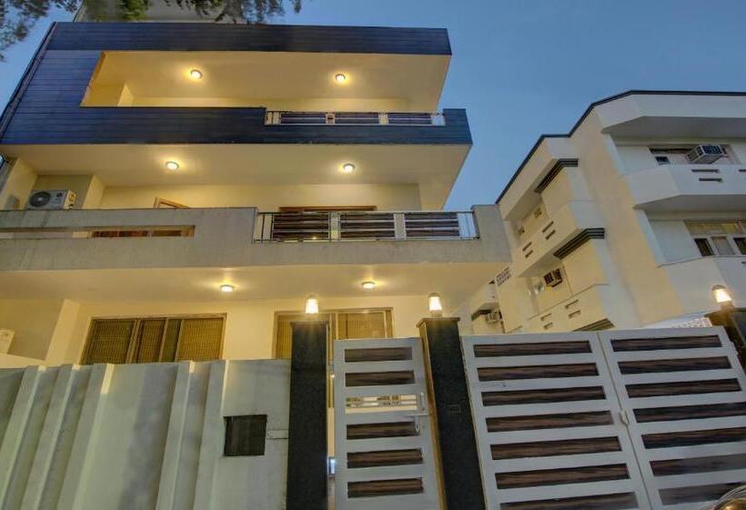 Itsy Hotels Swastika Inn Sector 26