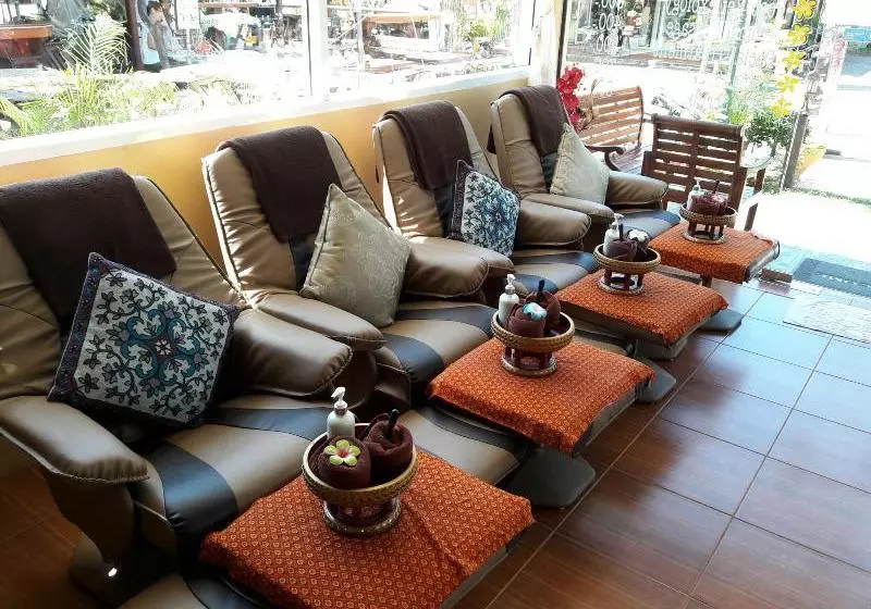 Sea Breeze Hotel & Resort