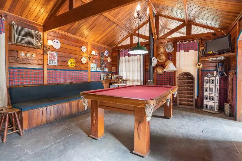 Hotelli Wood House