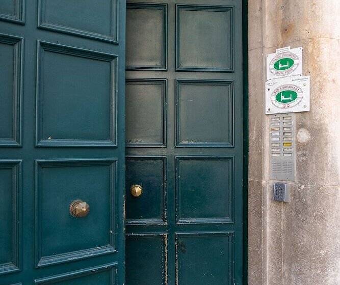 پانسیون L Operas