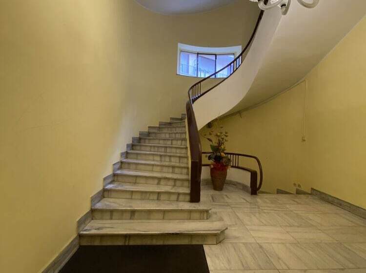 پانسیون L Operas