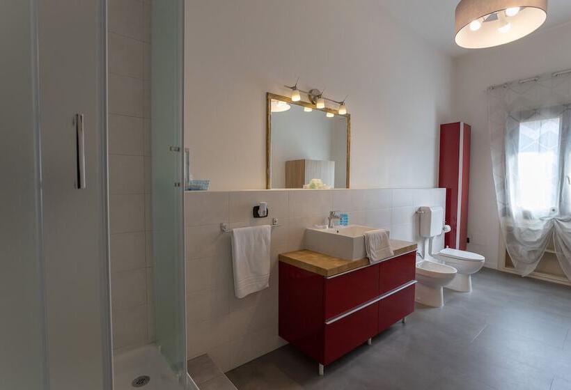 پانسیون L Operas