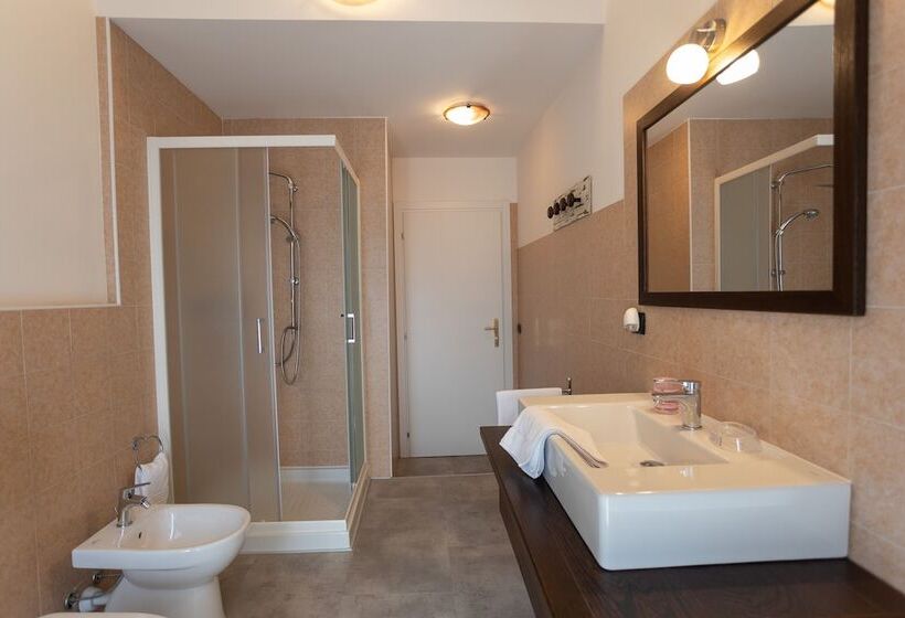 پانسیون L Operas