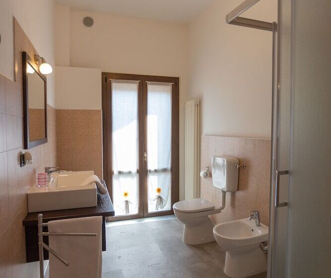 پانسیون L Operas