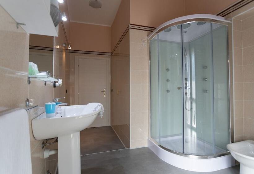 پانسیون L Operas