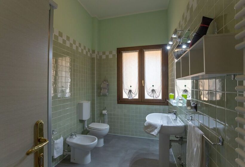 پانسیون L Operas