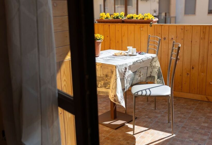 پانسیون L Operas