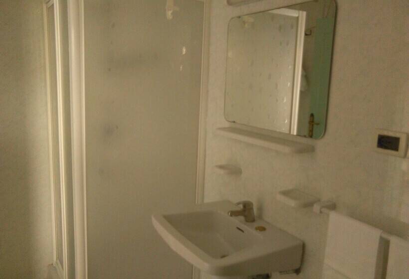 تختخواب و صبحانه Villa Thomas Bb Conduzione Familiare