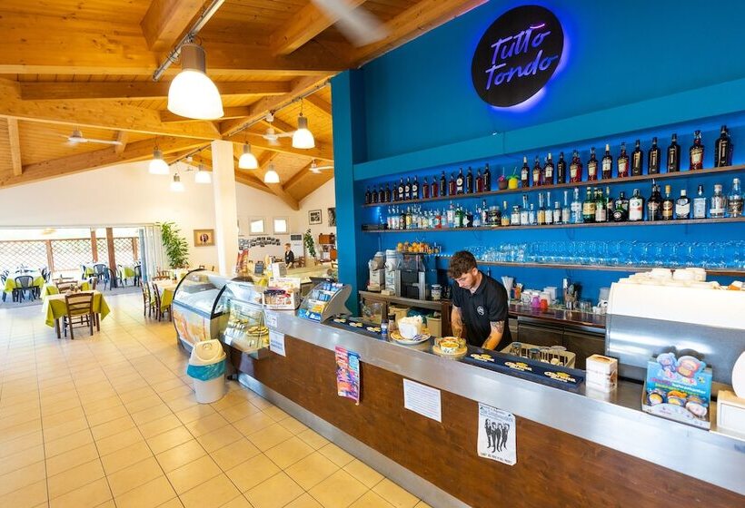 בית מלון כפרי Camping Village Marina Chiara