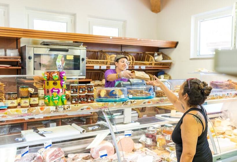 בית מלון כפרי Camping Village Marina Chiara