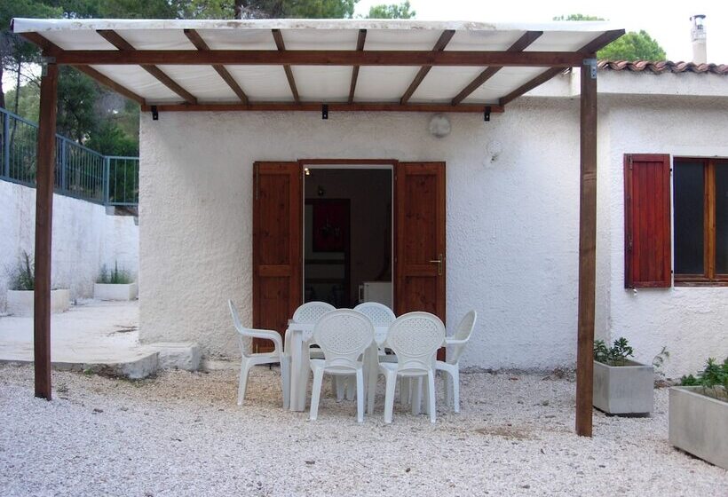 فندق Villaggio Camping Calapineta