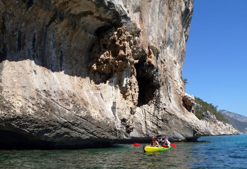 فندق Villaggio Camping Calapineta