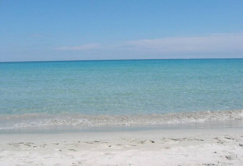 فندق Villaggio Camping Calapineta