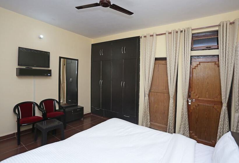 펜션 Sunrise Homestay By Oyo Rooms