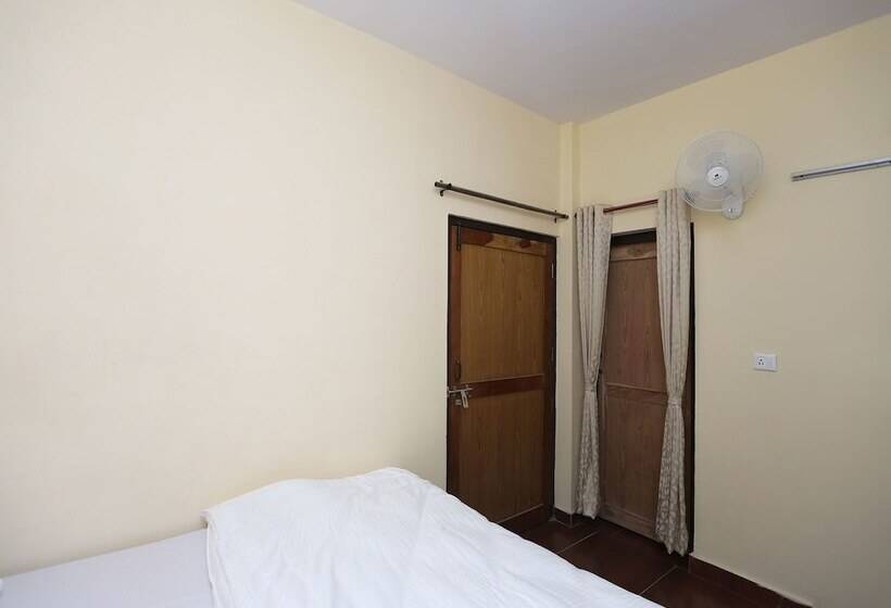 펜션 Sunrise Homestay By Oyo Rooms