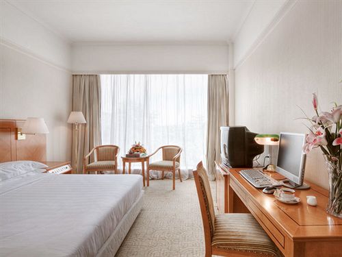 Отель Starway Zhuhai Bihai