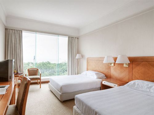 Отель Starway Zhuhai Bihai