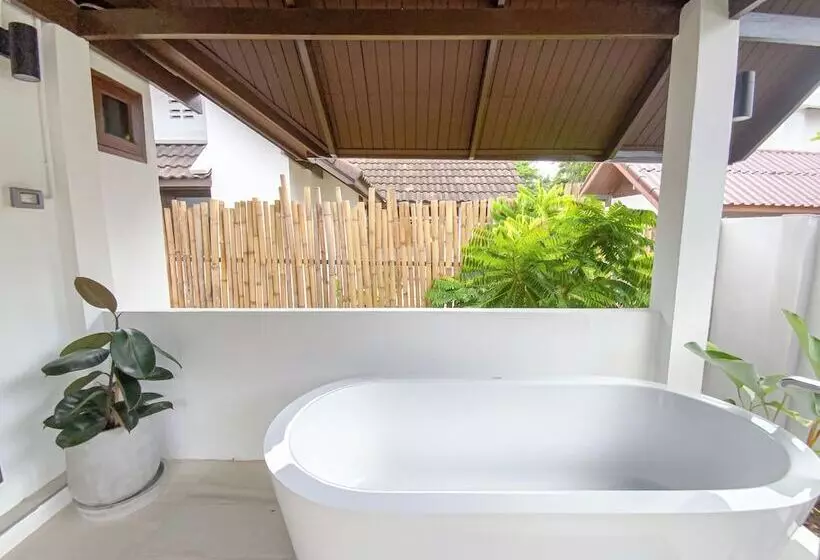 Отель Chumphon Cabana Resort