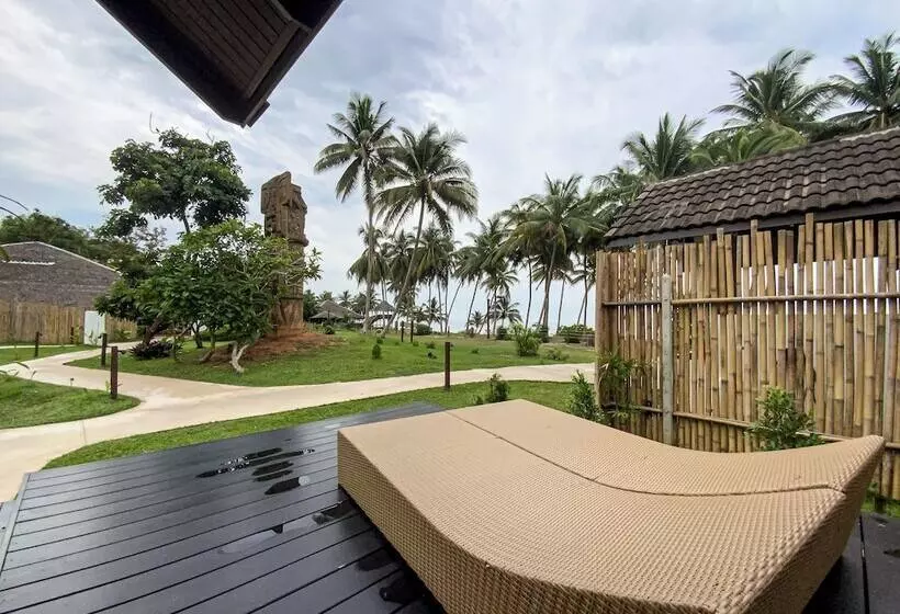 Отель Chumphon Cabana Resort