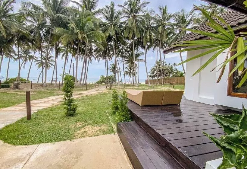 Отель Chumphon Cabana Resort