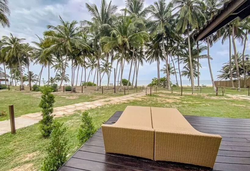 Отель Chumphon Cabana Resort