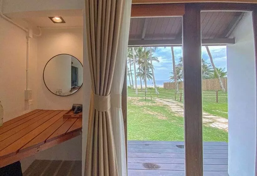 Отель Chumphon Cabana Resort