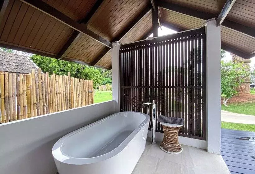 Отель Chumphon Cabana Resort