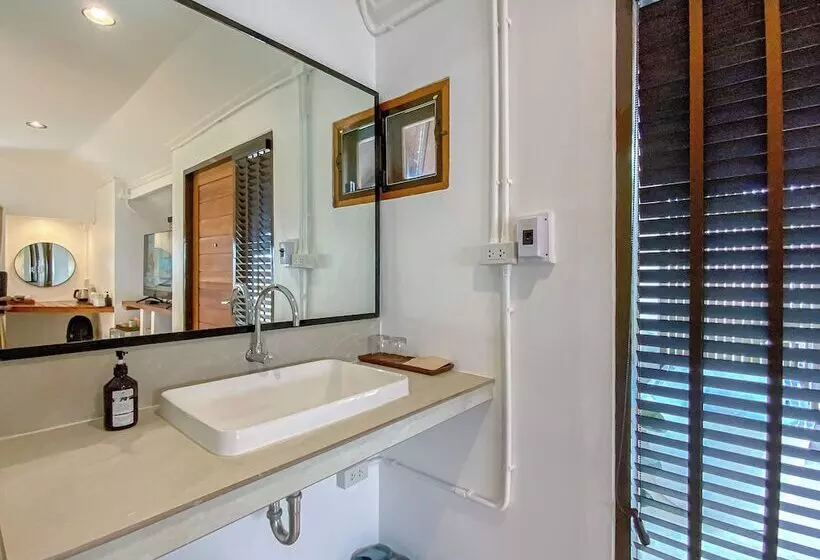 Отель Chumphon Cabana Resort