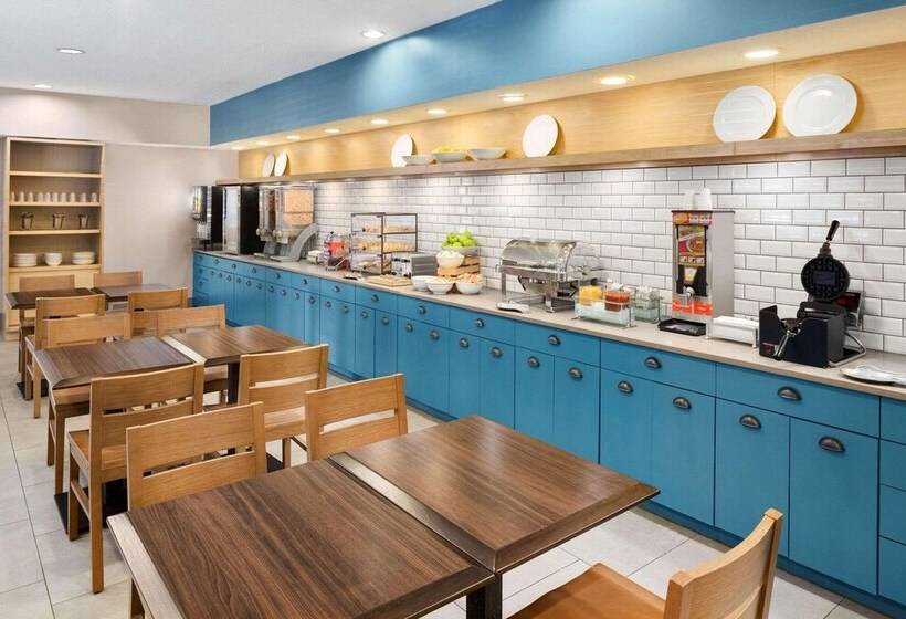 هتل Country Inn & Suites By Radisson, Columbus Airport, Oh